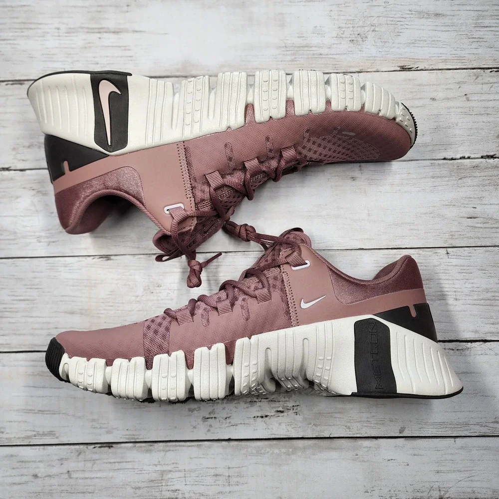 Sz 15 WMNS (M 13.5) NIKE Free Metcon 5 Smokey Mauve Platinum DV3950-201‎ New